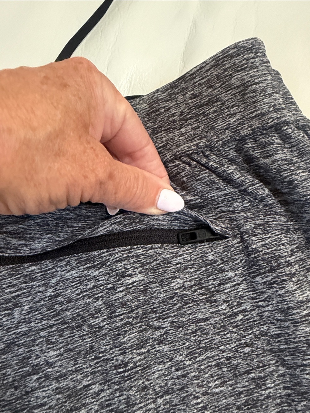 lululemon athletica Men's Heathered Grey Jogger Pants - Picture 5 of 6